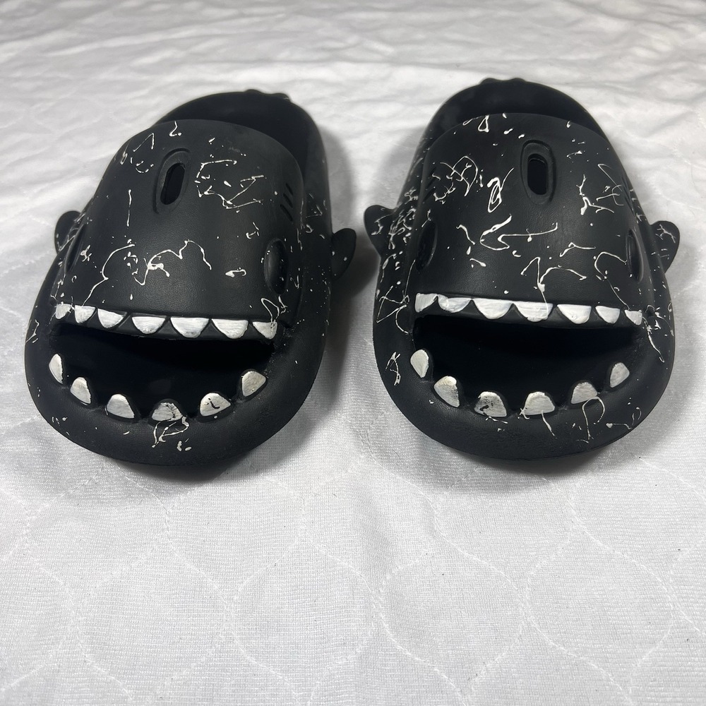 Sharks Slides - Size: 38-39 (US 8) Black Sandals Shower Shoes‎ 245(2.0) Unisex - Picture 7 of 8